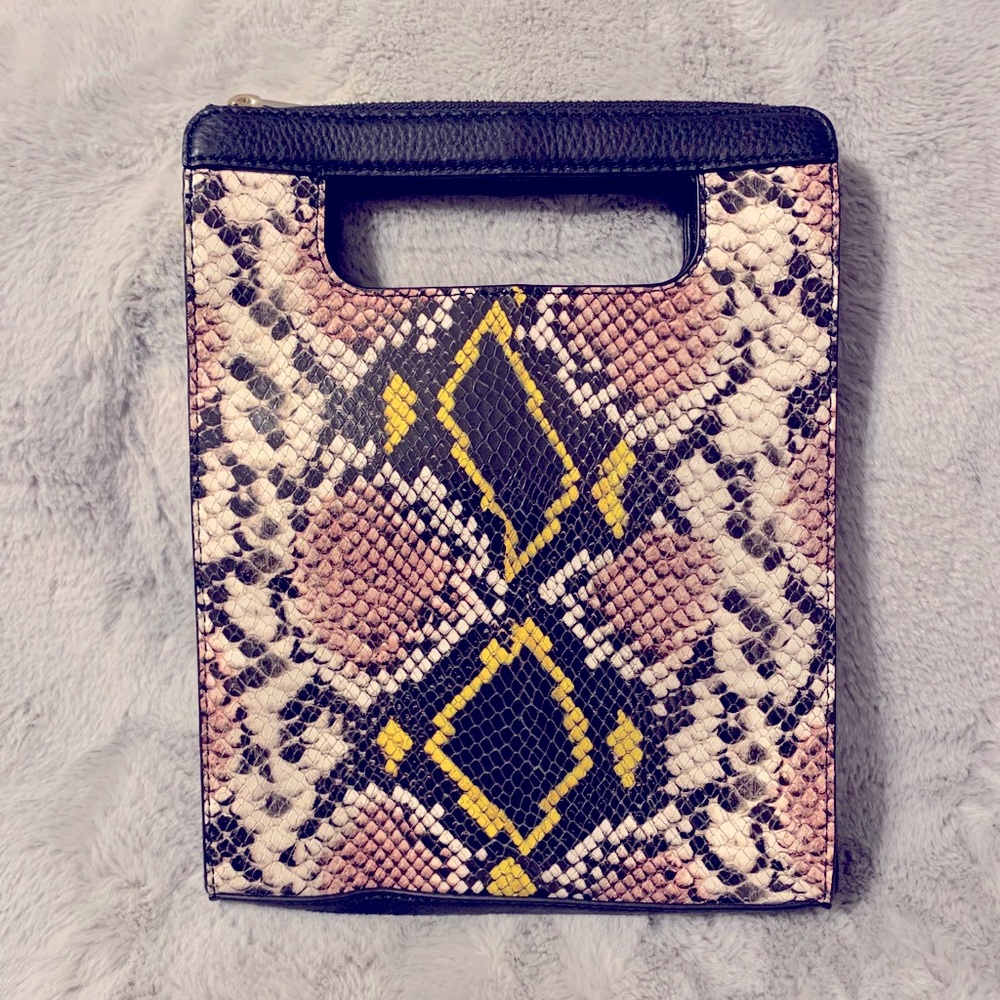 Vince Camuto “Lev” convertible design leather bag
